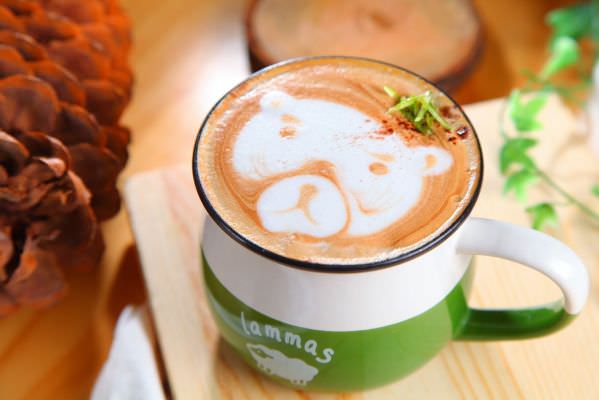 森林小徑健行店享受美食